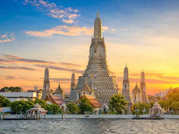 왓아룬 (Wat Arun)