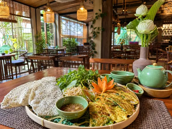 리칭 아웃 티하우스 (Reaching Out Tea House)